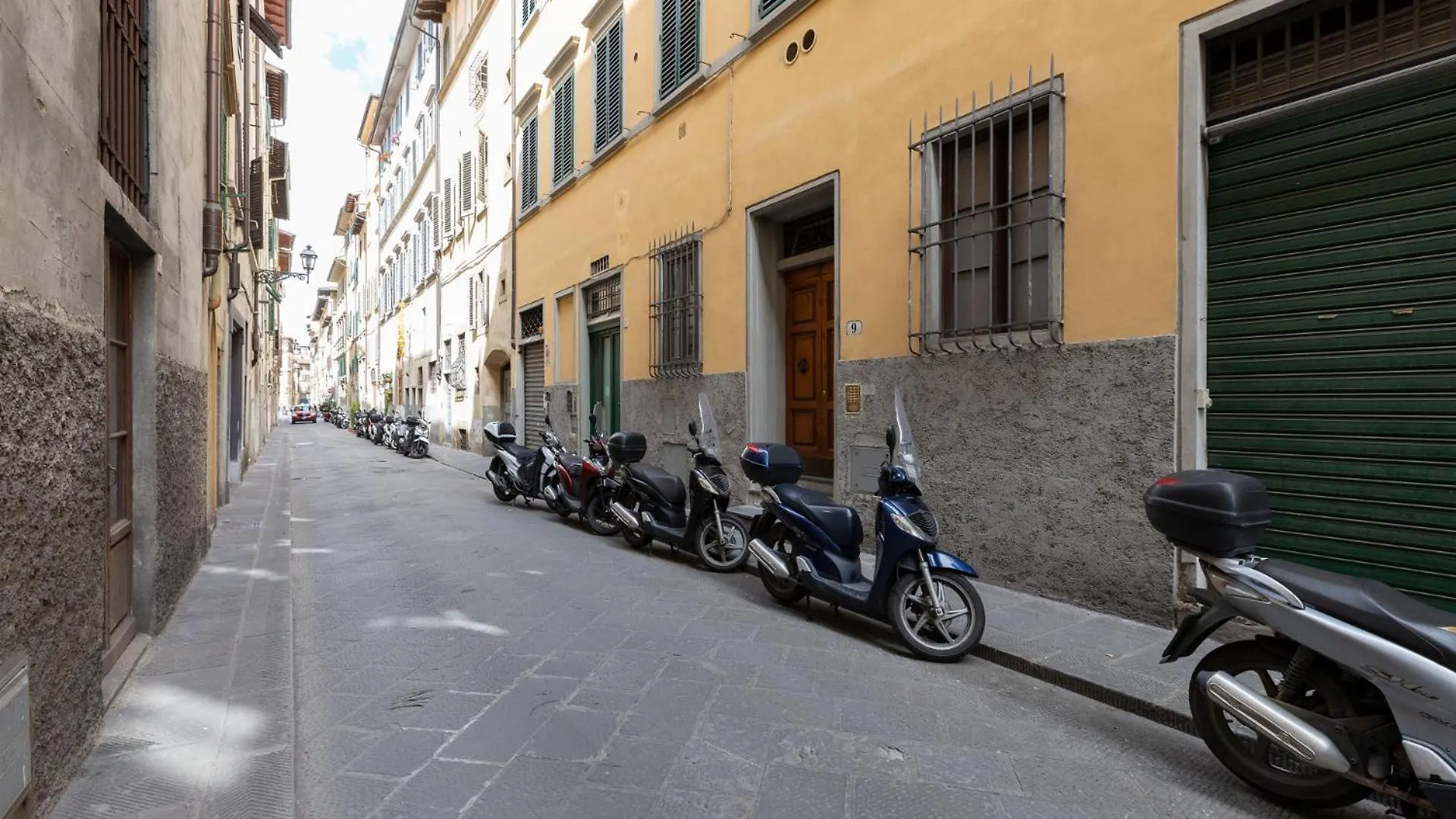 Pitti Family Apartment In Central Florence