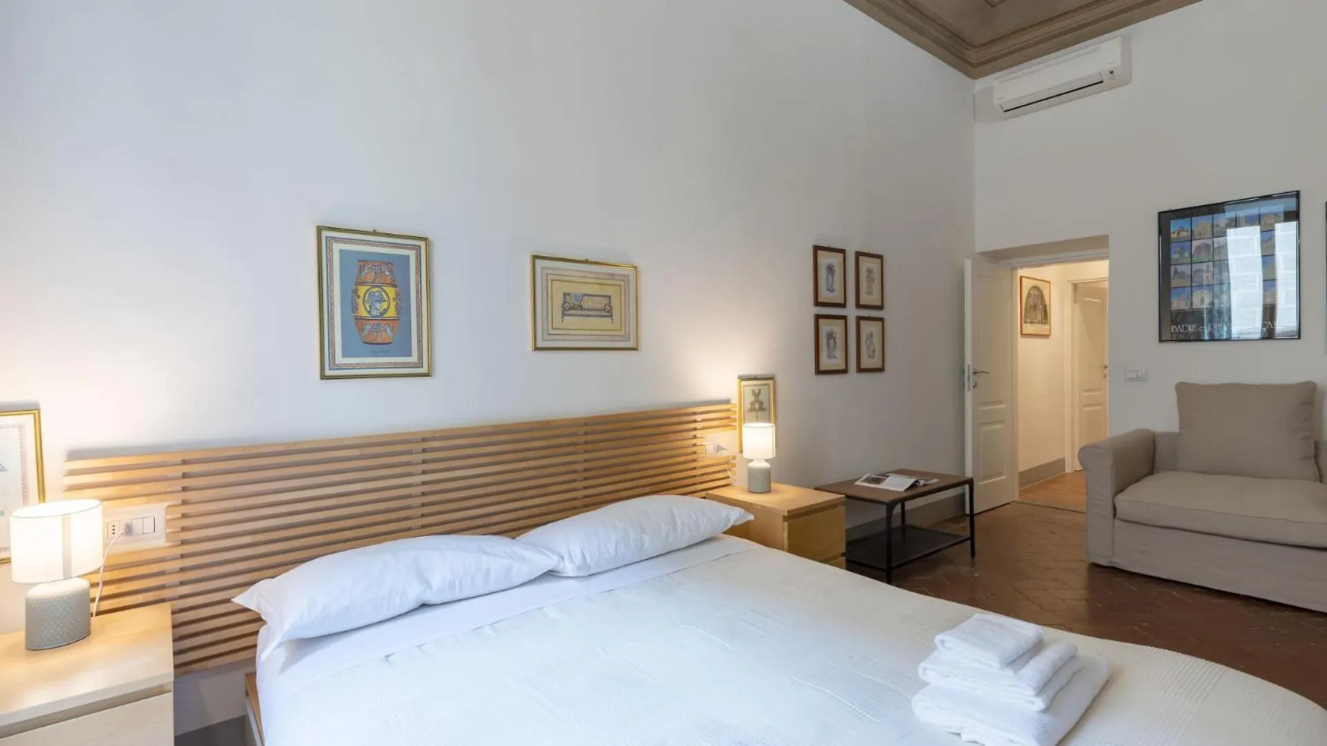 Pitti Family Apartment In Central Florence