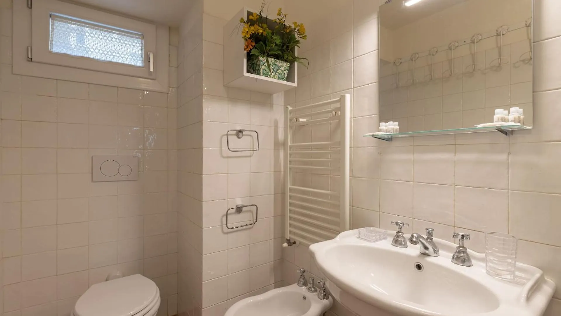 Pitti Family Apartment In Central Florence