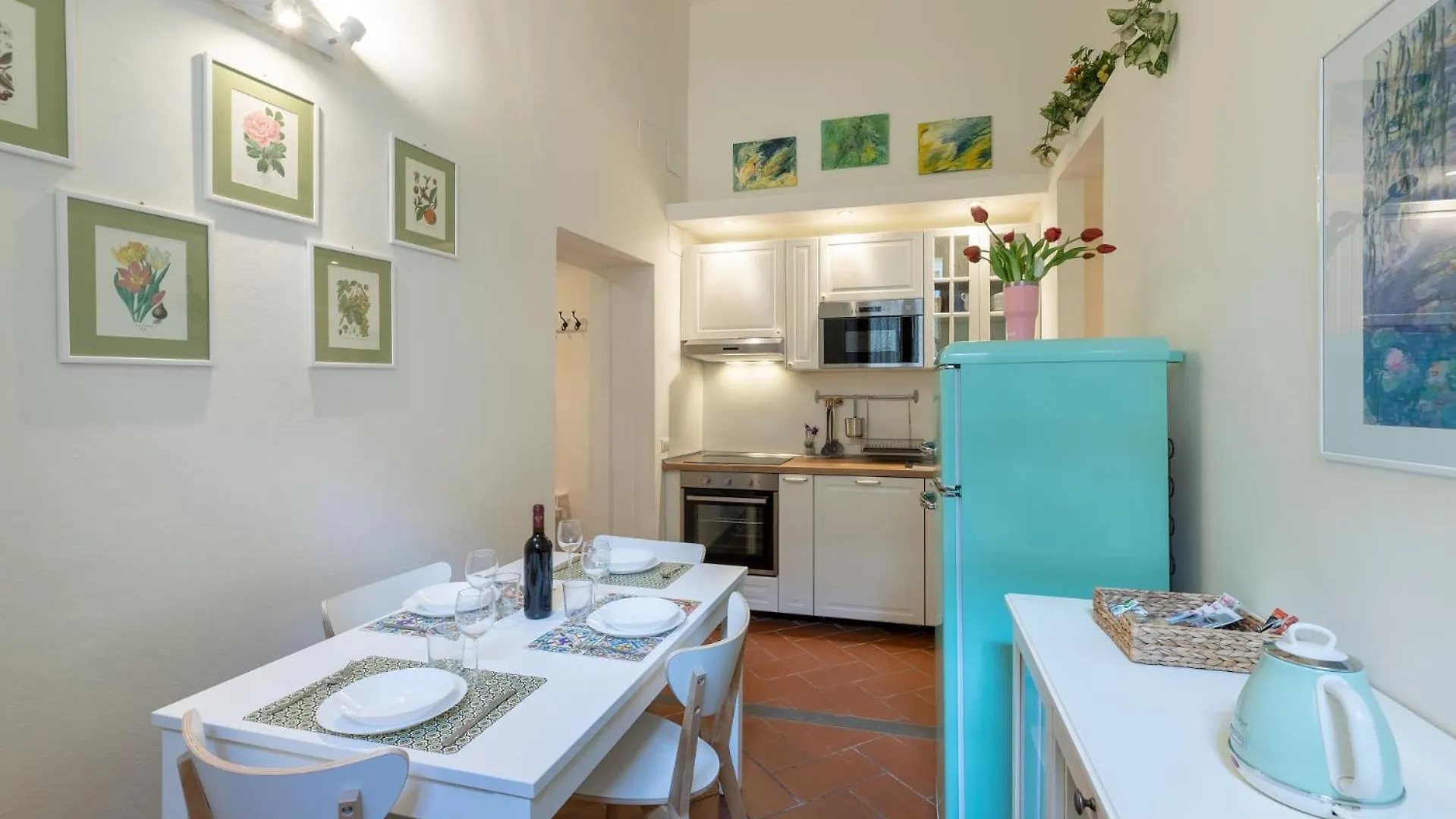 Pitti Family Apartment In Central Florence Italy