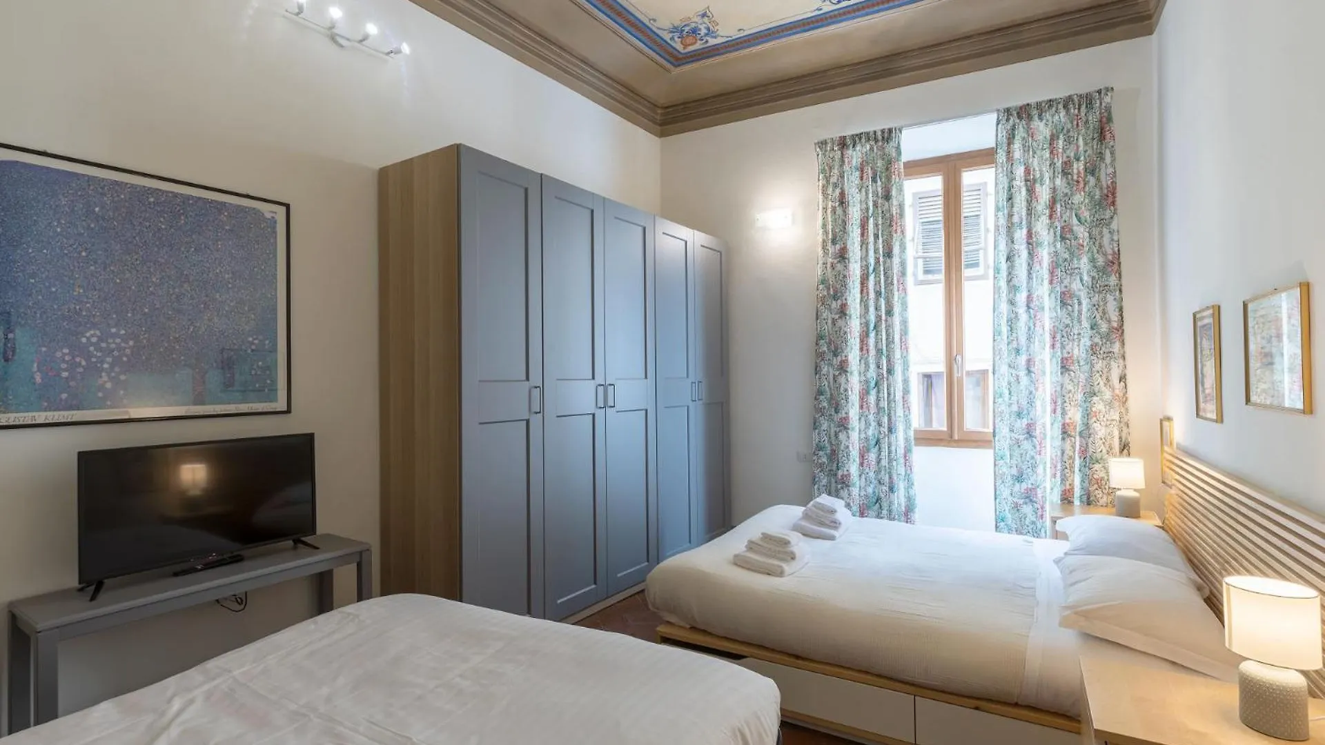 Pitti Family Apartment In Central Florence