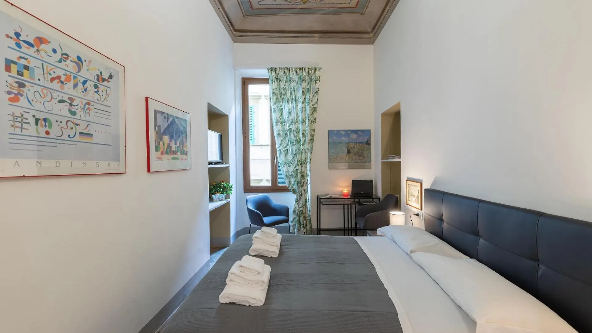 Pitti Family Apartment In Central Florence Italy